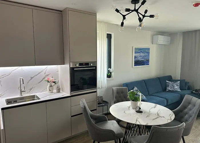 Our Lady Amfora Apartman 3*